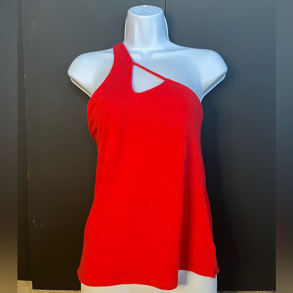One shoulder tank